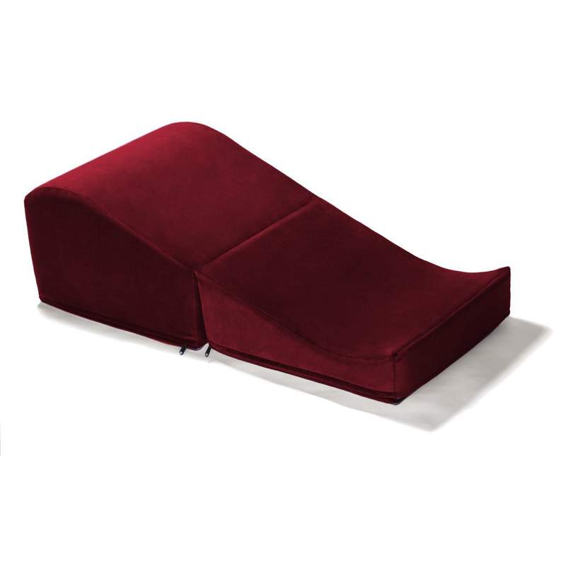 Фото Liberator Retail Flip Ramp Подушка для любви рубиновая с чехлом из вельвета